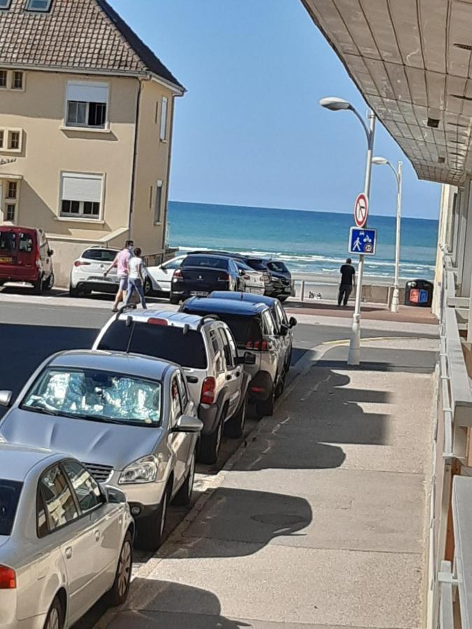 Les Obiones, Vue Laterale Mer, Fort Mahon Plage, Magnifique Studio Cabine 4P, Avec Balcon , Parking Prive Gratuit, Wifi, Classe 2 Etoiles, Exposition Plein Sud En Baie De Somme Exteriör bild