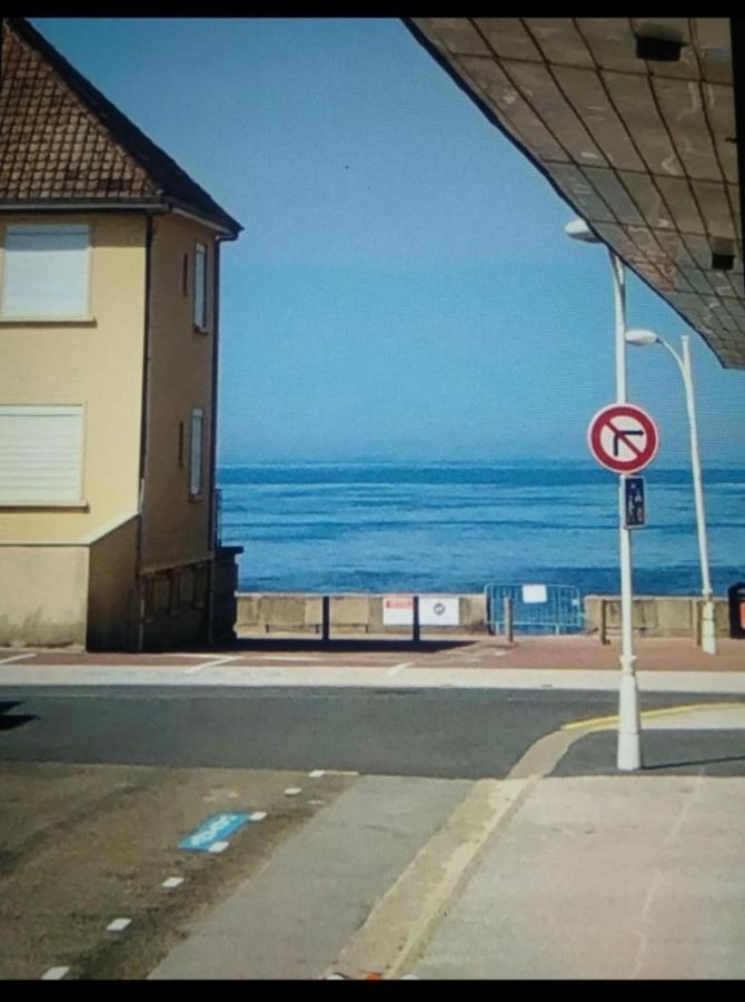 Les Obiones, Vue Laterale Mer, Fort Mahon Plage, Magnifique Studio Cabine 4P, Avec Balcon , Parking Prive Gratuit, Wifi, Classe 2 Etoiles, Exposition Plein Sud En Baie De Somme Exteriör bild